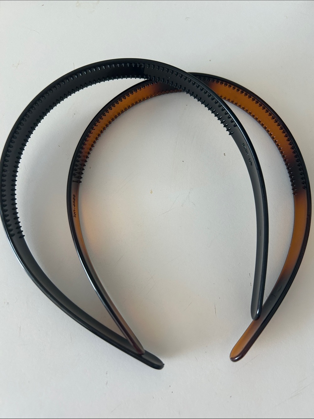 Classic Black and Tortoiseshell Fashion Headbands - Picture 4 of 5